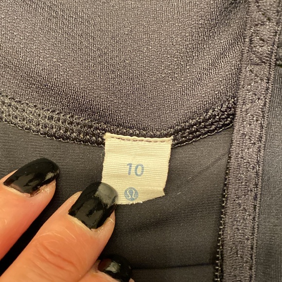 Lululemon Women’s half- zipped, Black pullover, Size:10, glow in the dark - Picture 5 of 15